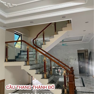 Top 10 mẫu cầu thang kính gỗ đẹp tại Hưng Yên, lan can cầu thang kính cường lực